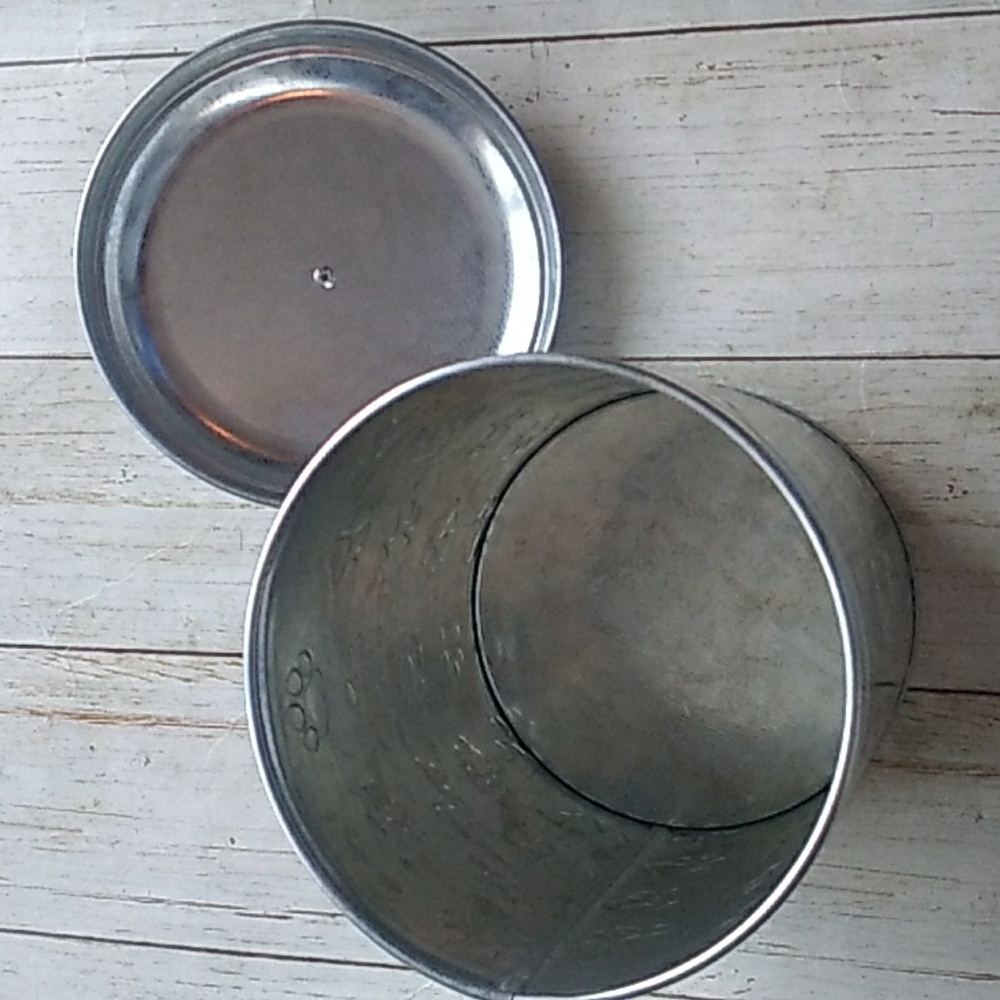 Silver Metal Dog treat container - Picture 3 of 5